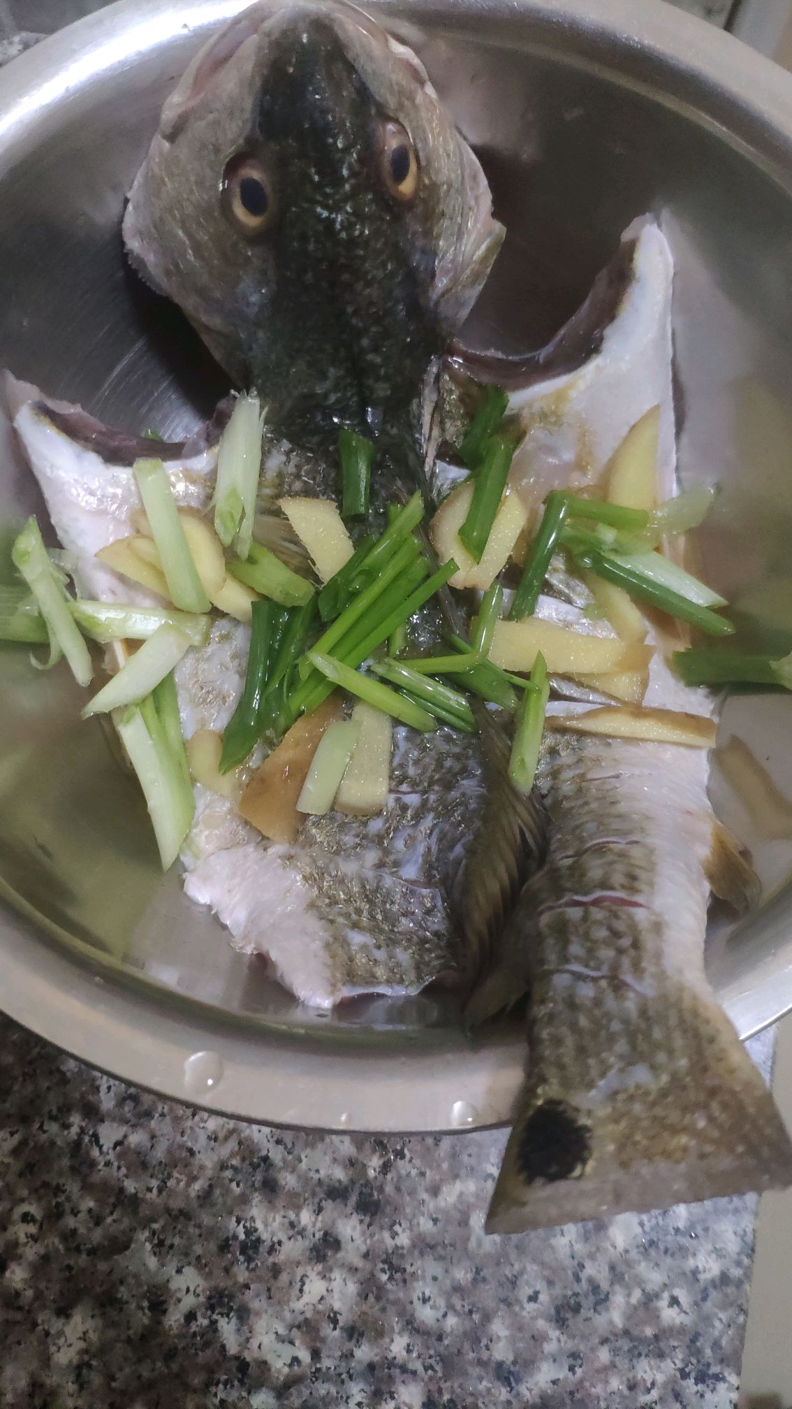 纸包鱼