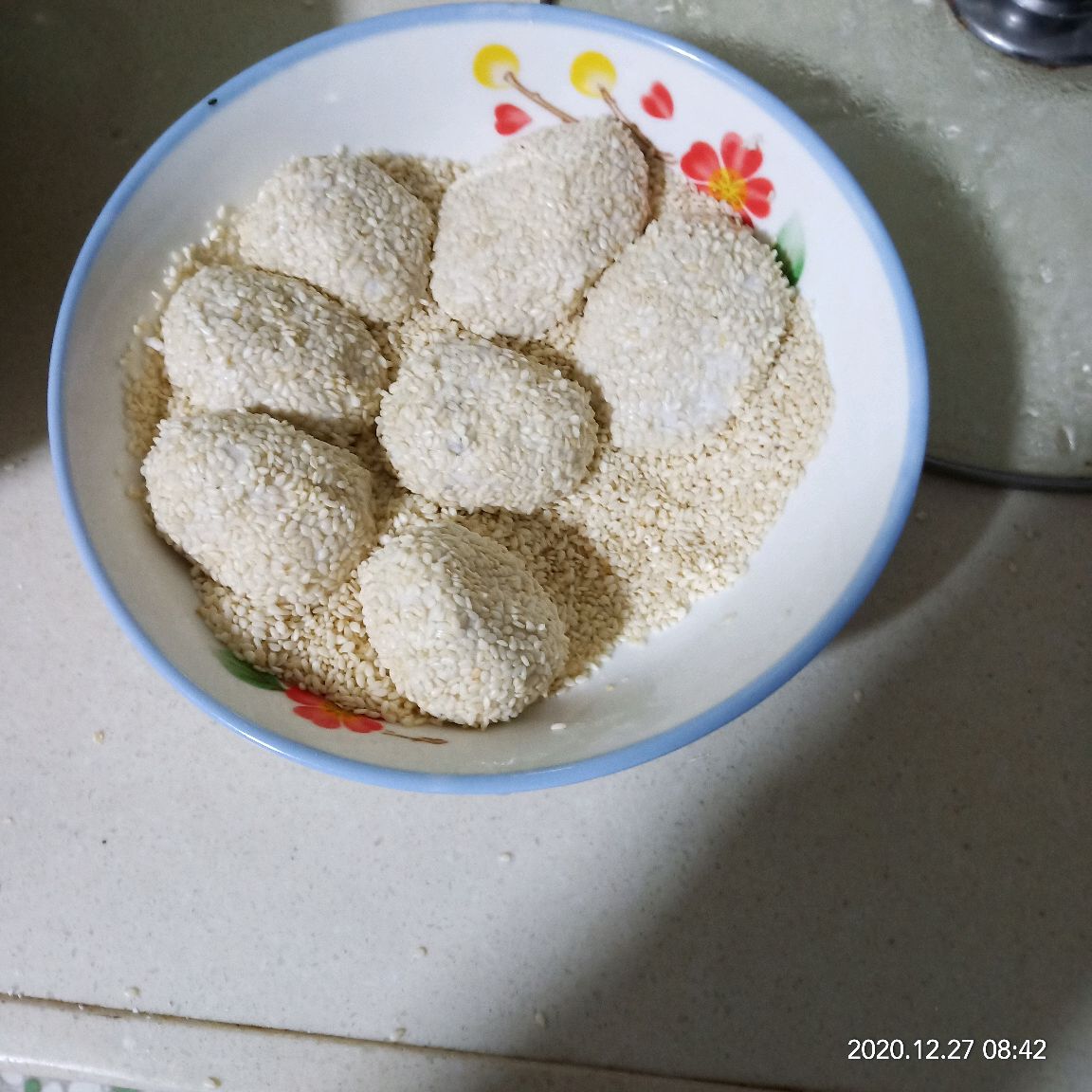 芝麻香芋饼