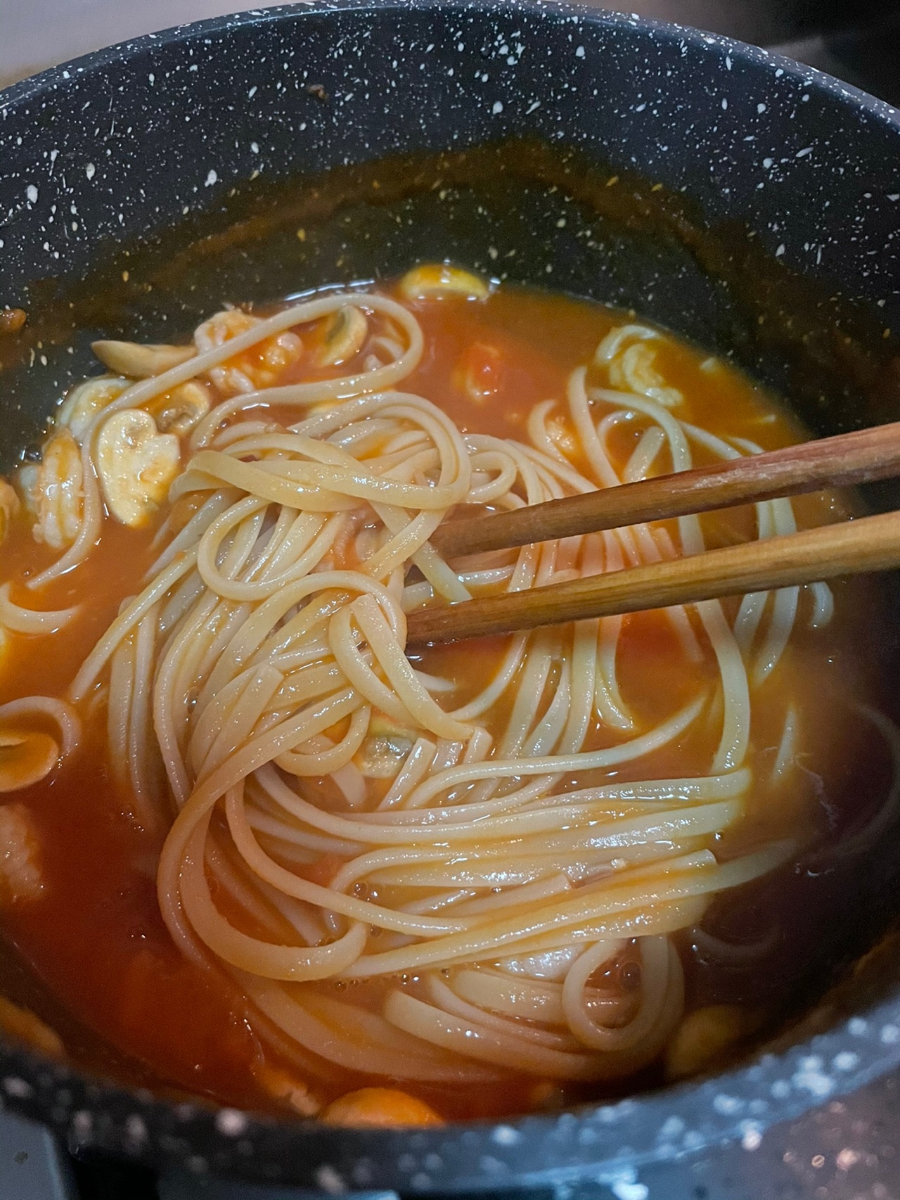 芝士番茄蘑菇虾仁意面
