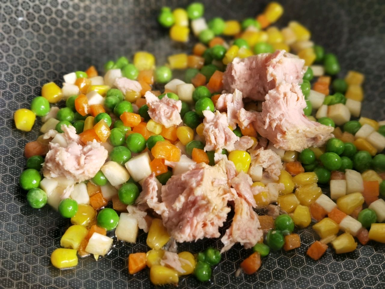芝士金枪鱼烤饭团