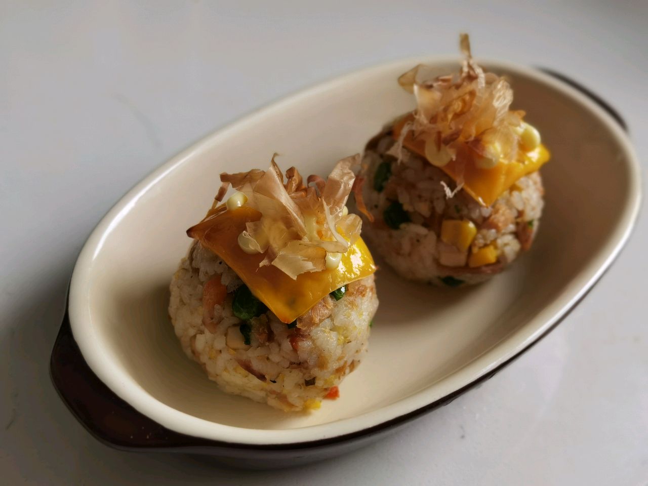芝士金枪鱼烤饭团