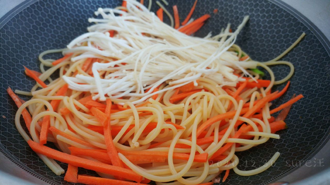 芝士肉酱什锦面