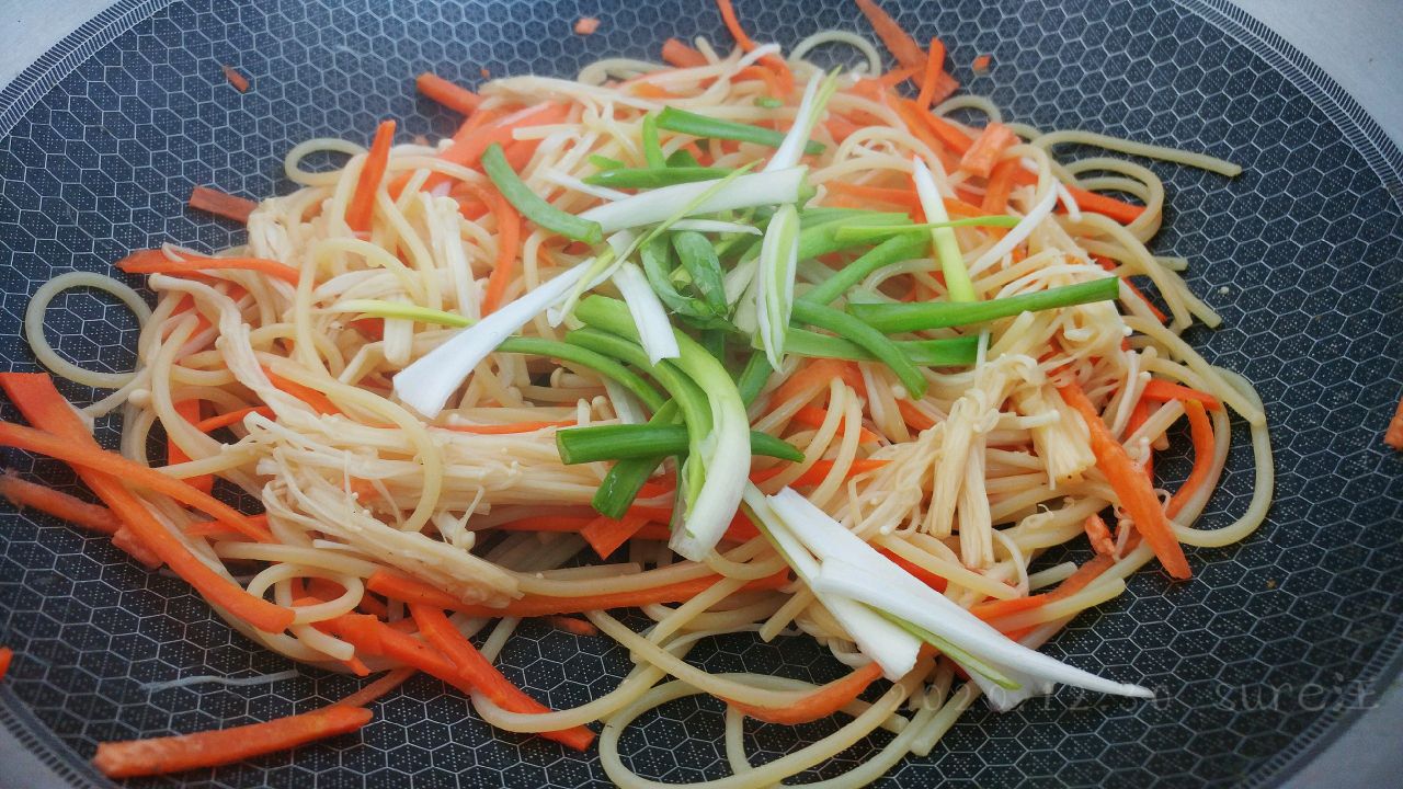 芝士肉酱什锦面