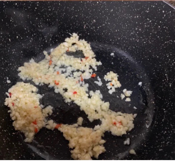 治愈系吃法～鲜嫩多汁的蒜蓉烤口蘑