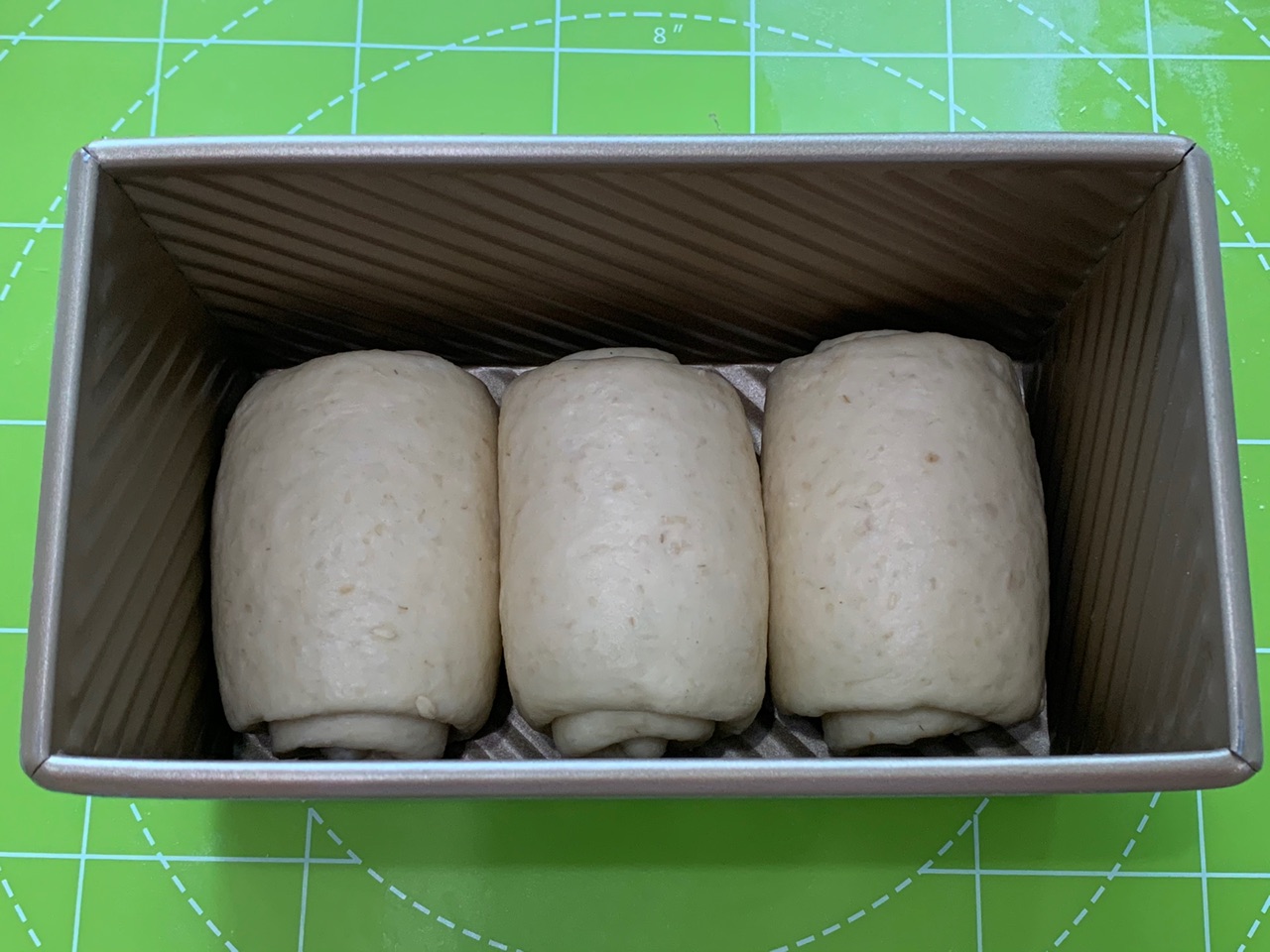 中种牛奶麦片吐司