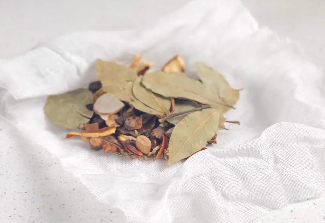 周黑鸭卤味