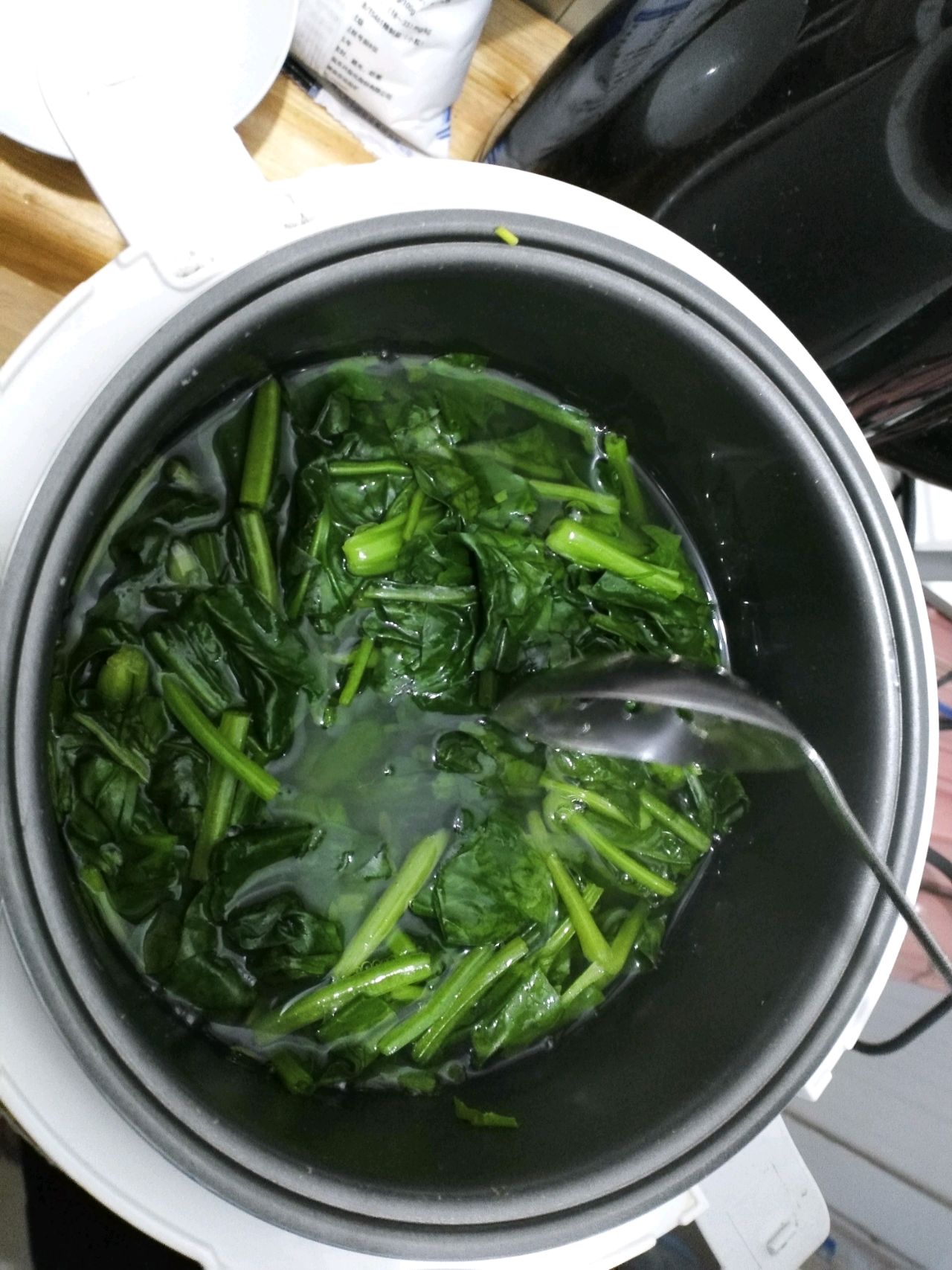 猪肝菠菜汤