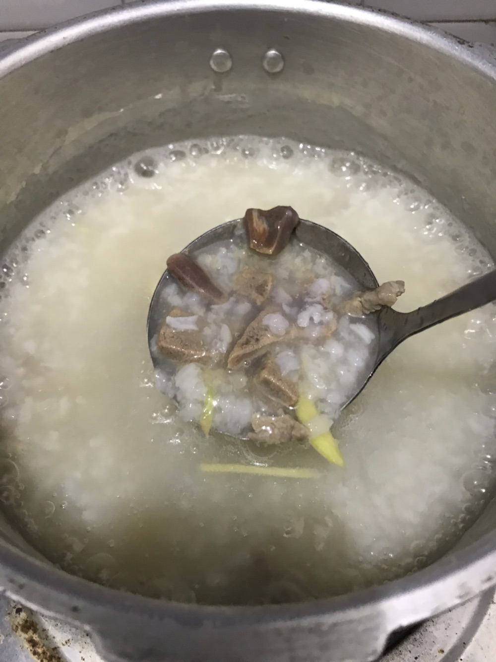 猪肝瘦肉粥
