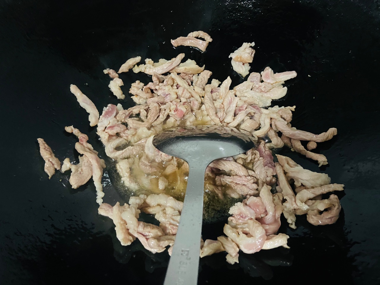 猪肉四季豆洋葱闷面