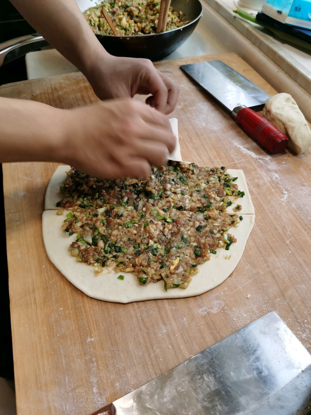猪肉白菜韭菜饼