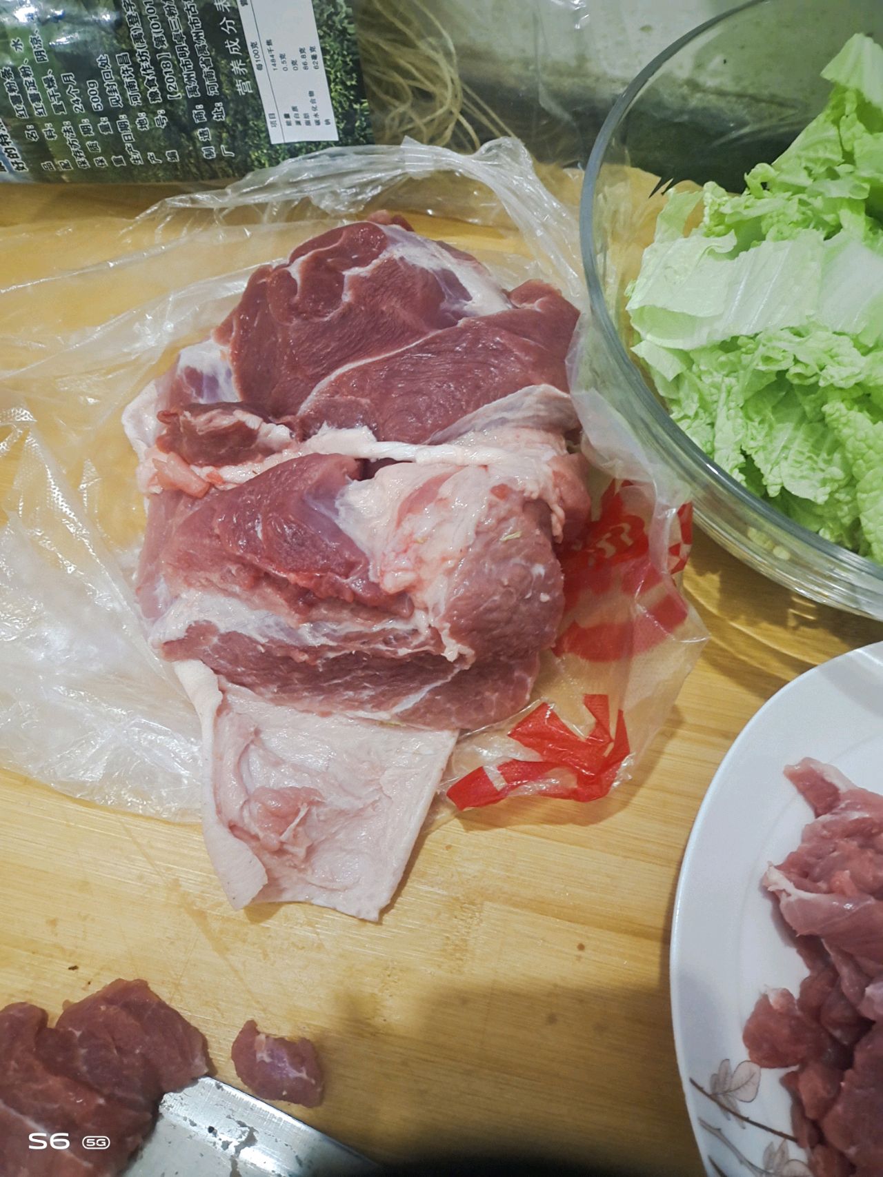 猪肉炖油豆腐