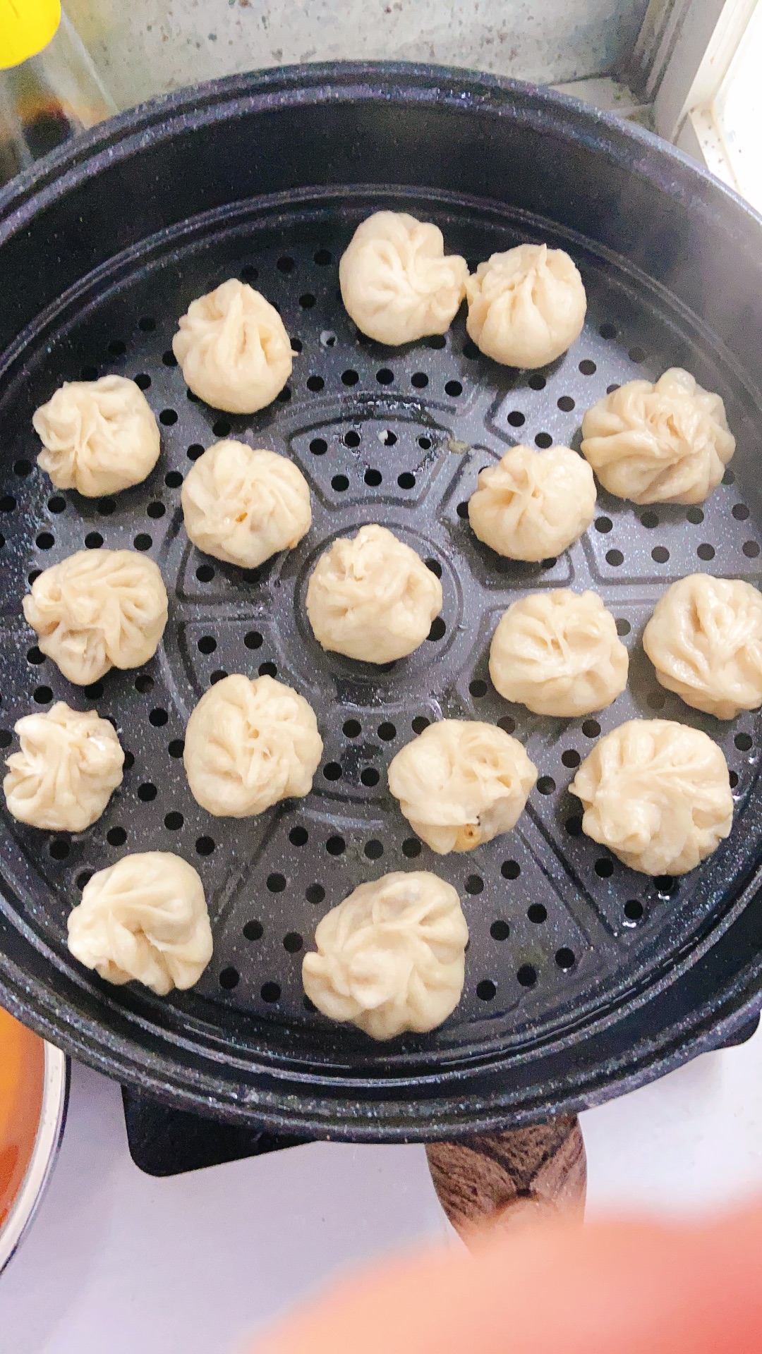 猪肉梅菜小笼包