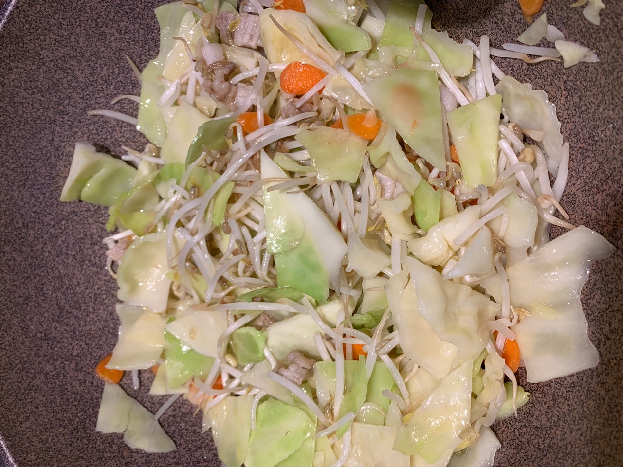 猪肉片炒蔬菜