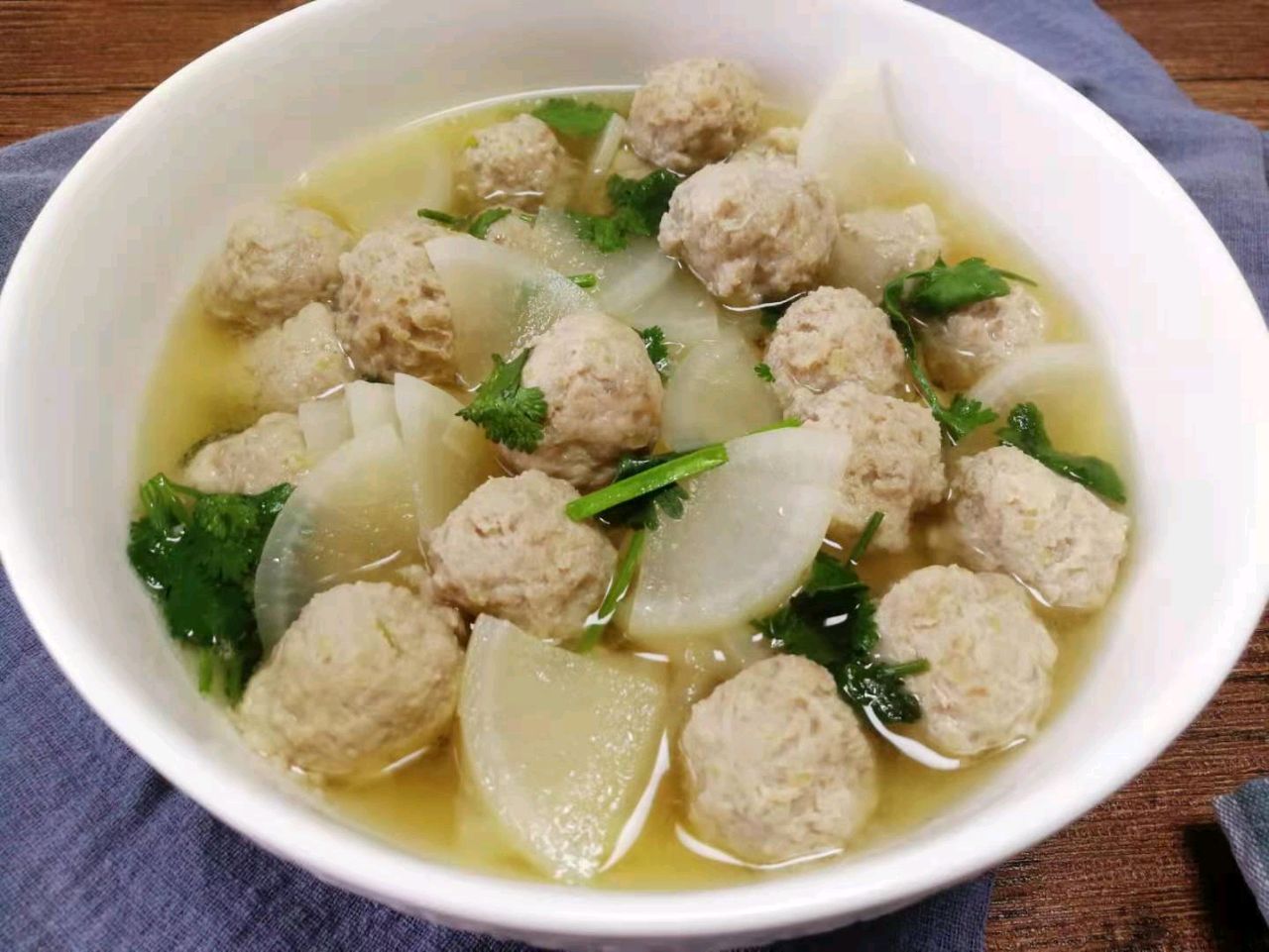 猪肉丸子萝卜汤