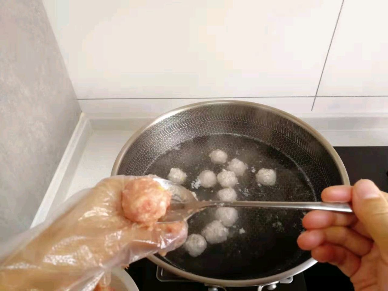 猪肉丸子萝卜汤