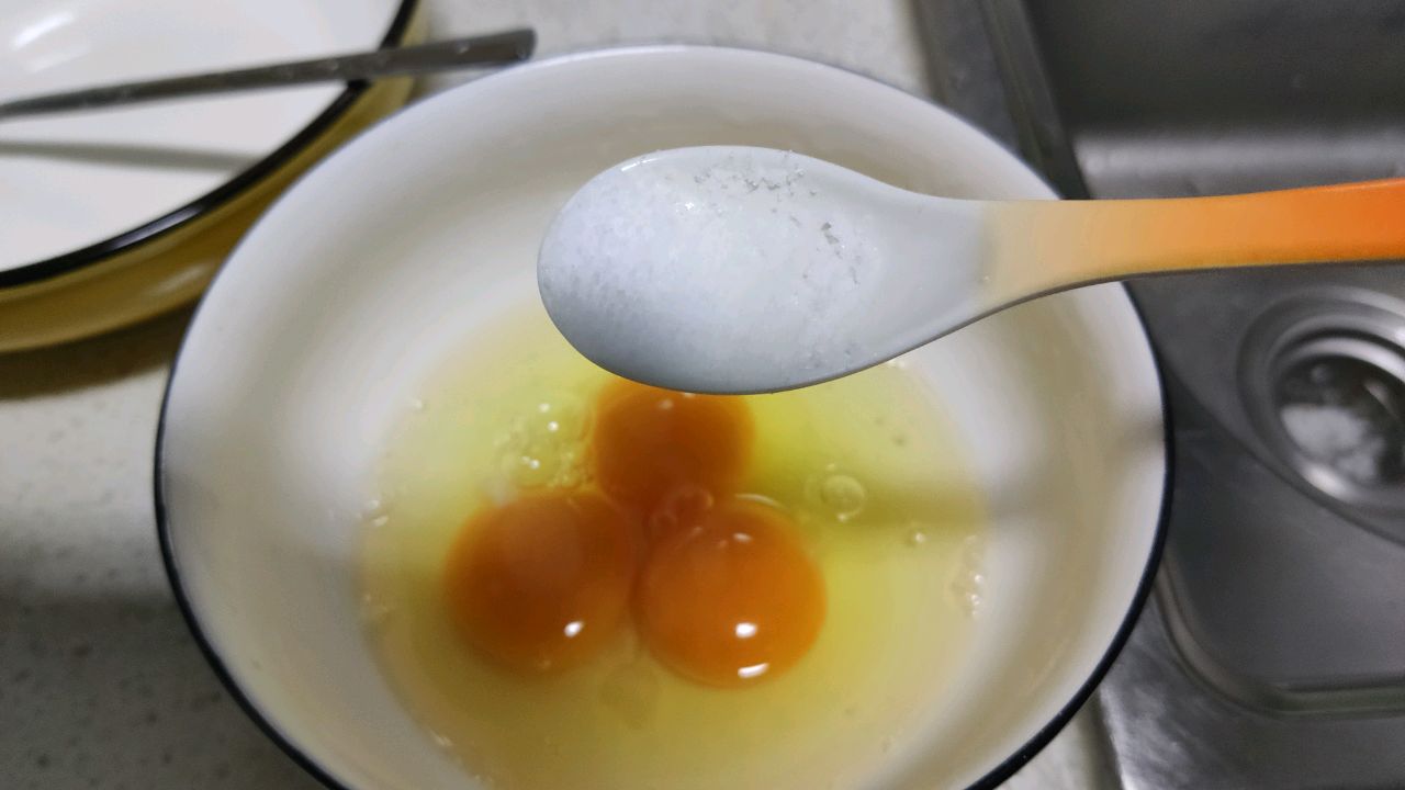 主食~鸡蛋炸酱面~美味
