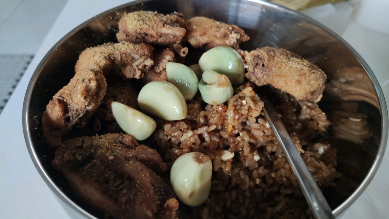 主食~蒜香酱炒饭~极简料理