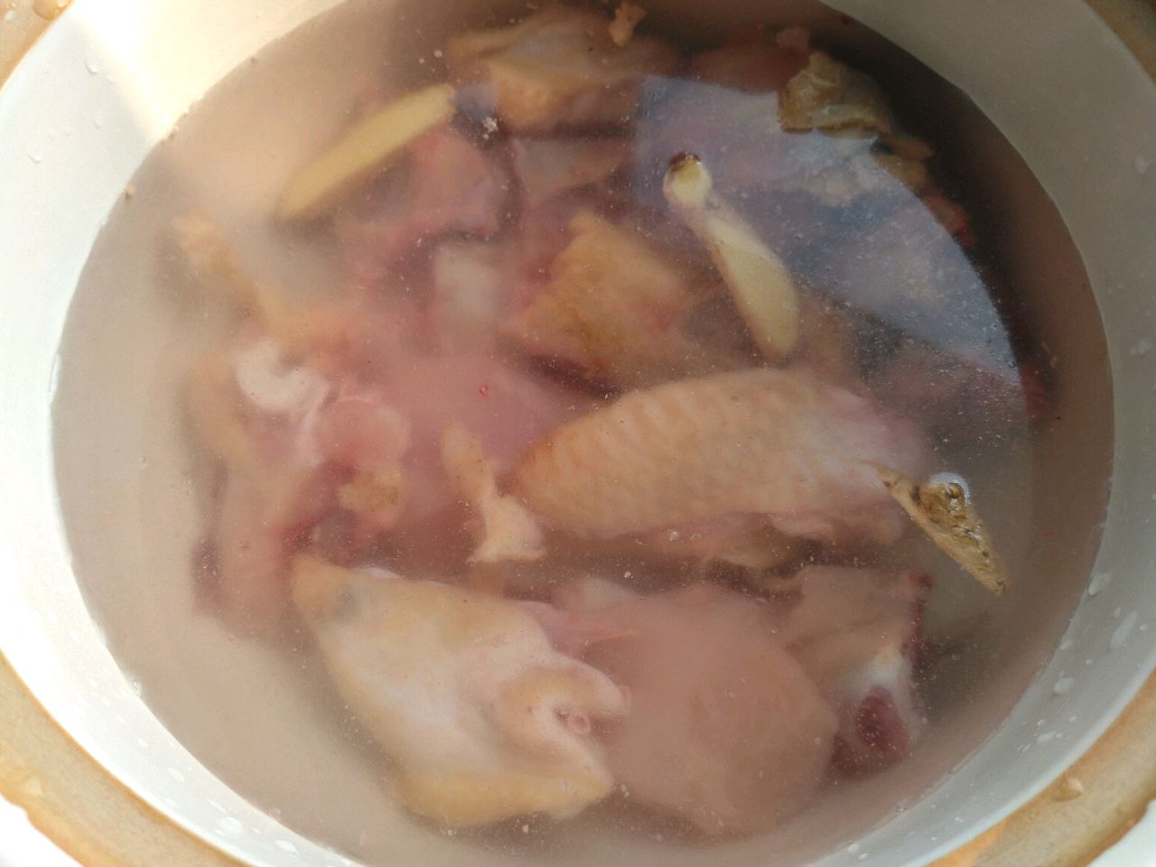 竹荪炖鸡汤