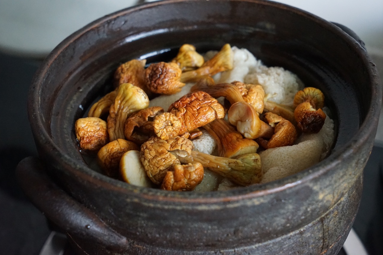 竹荪菌菇炖排骨