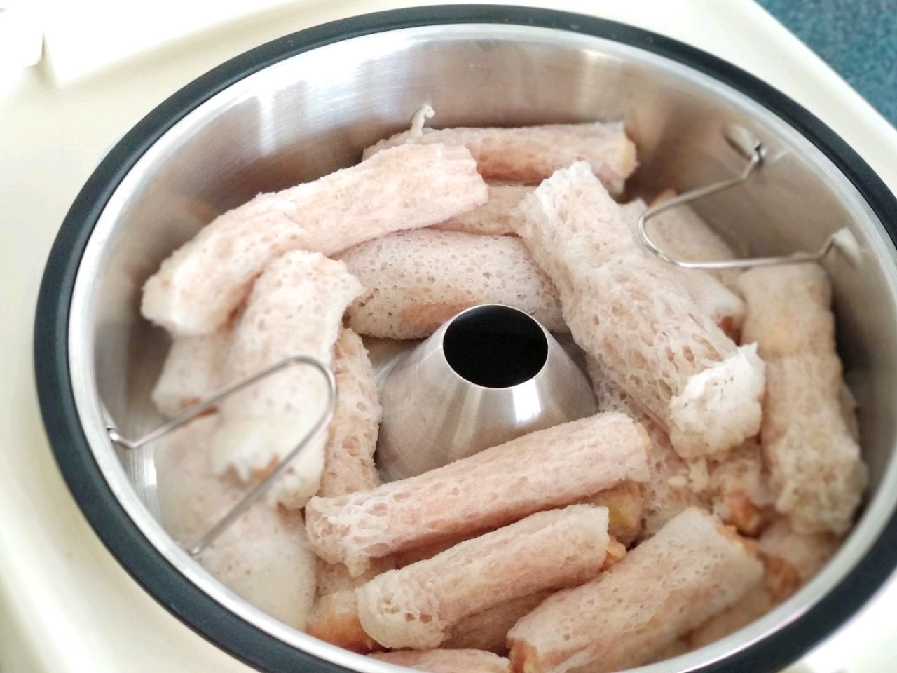 竹荪马蹄酿鸡腿肉