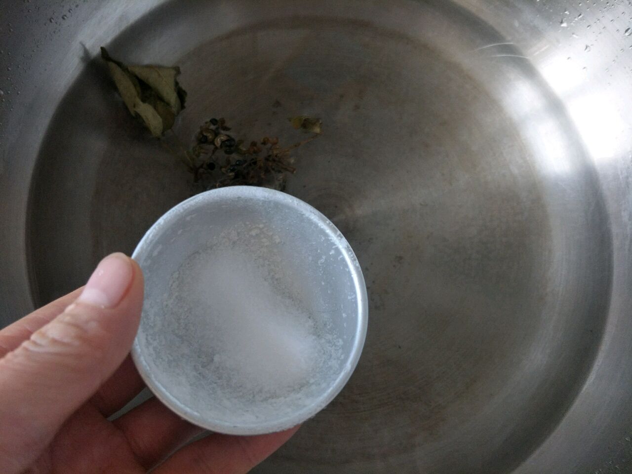 桌边小菜 花椒花生米