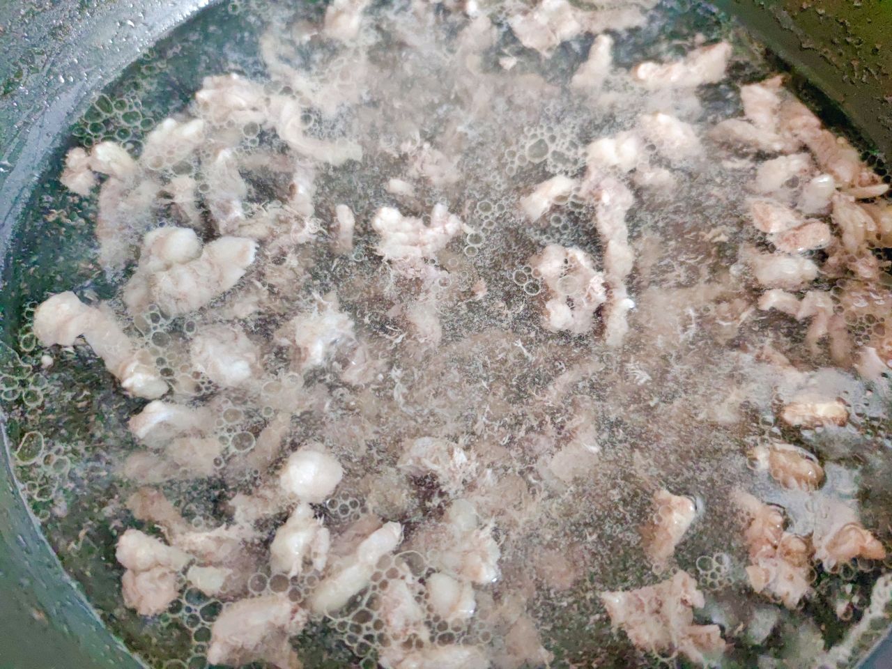 滋补裙带牛肉汤