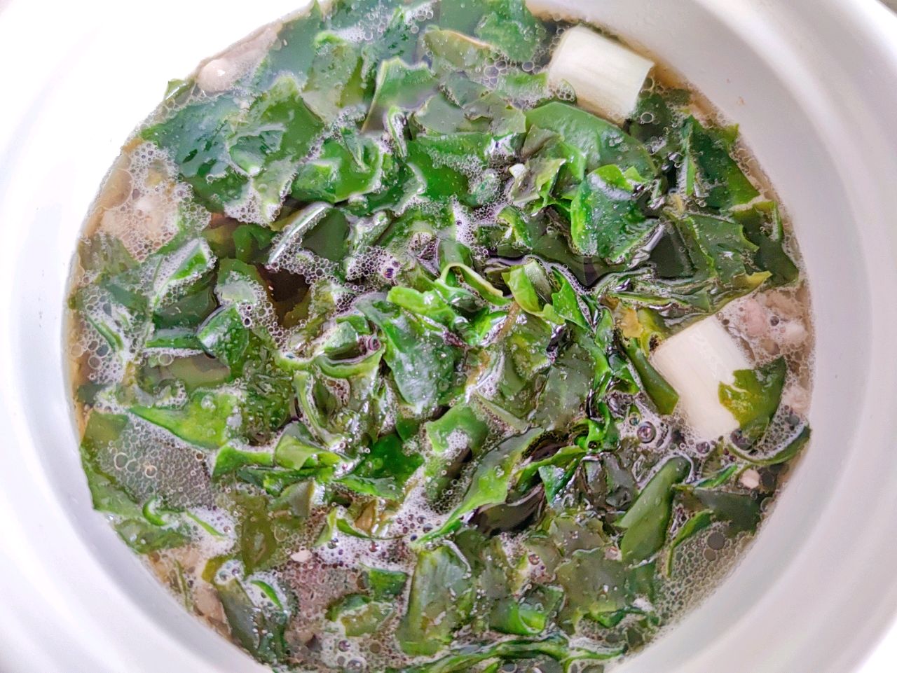 滋补裙带牛肉汤
