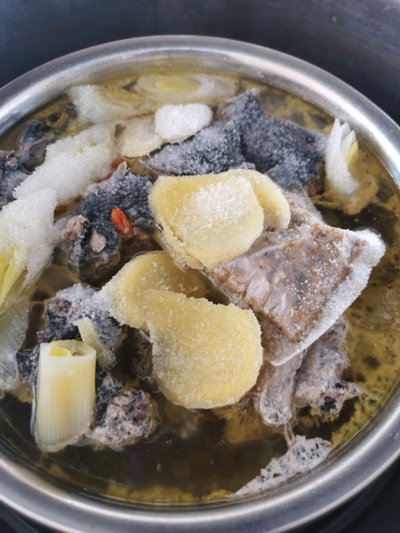 滋补乌鸡汤
