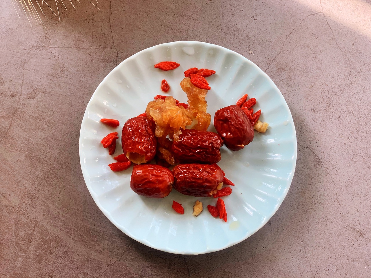 滋补羊肚菌鸡汤