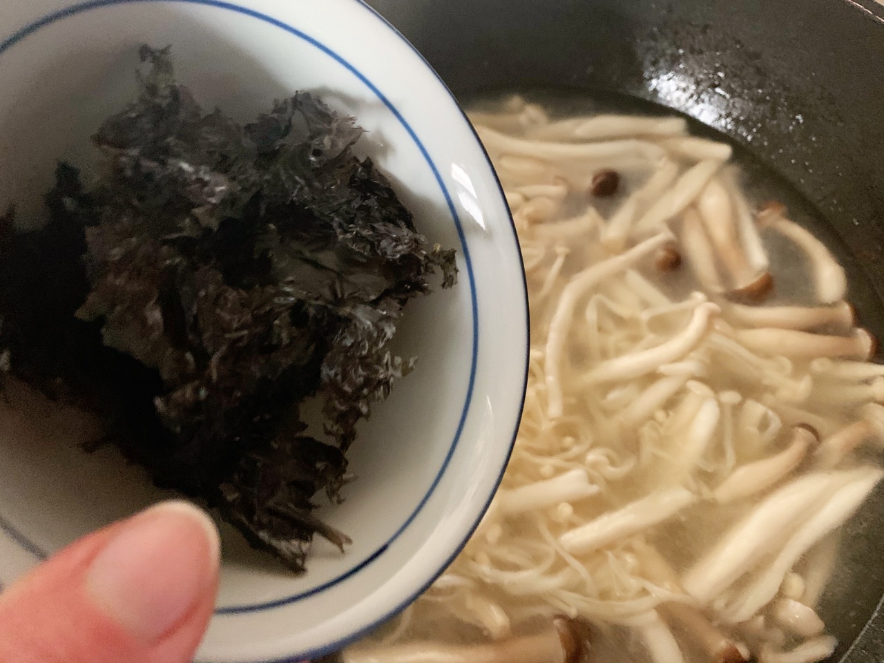 紫菜菌菇虾片汤
