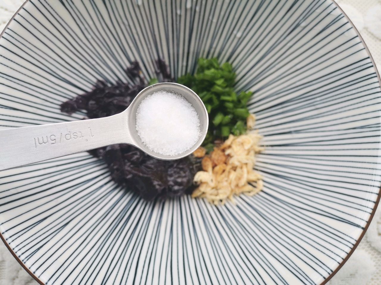 紫菜虾米鲜汤饺