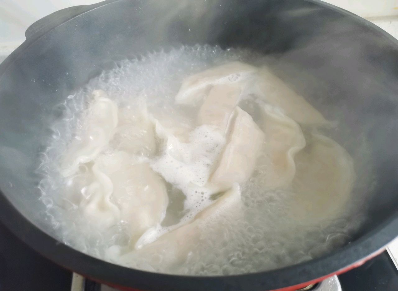 紫菜虾米鲜汤饺