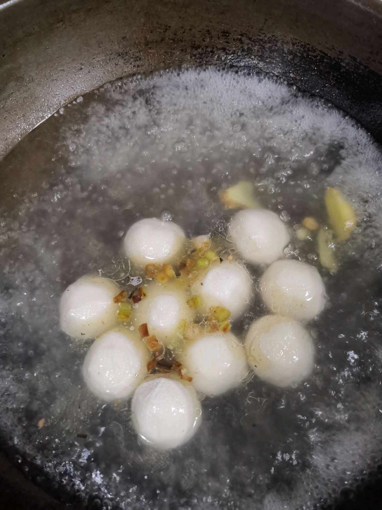 紫菜鱼丸虾皮汤