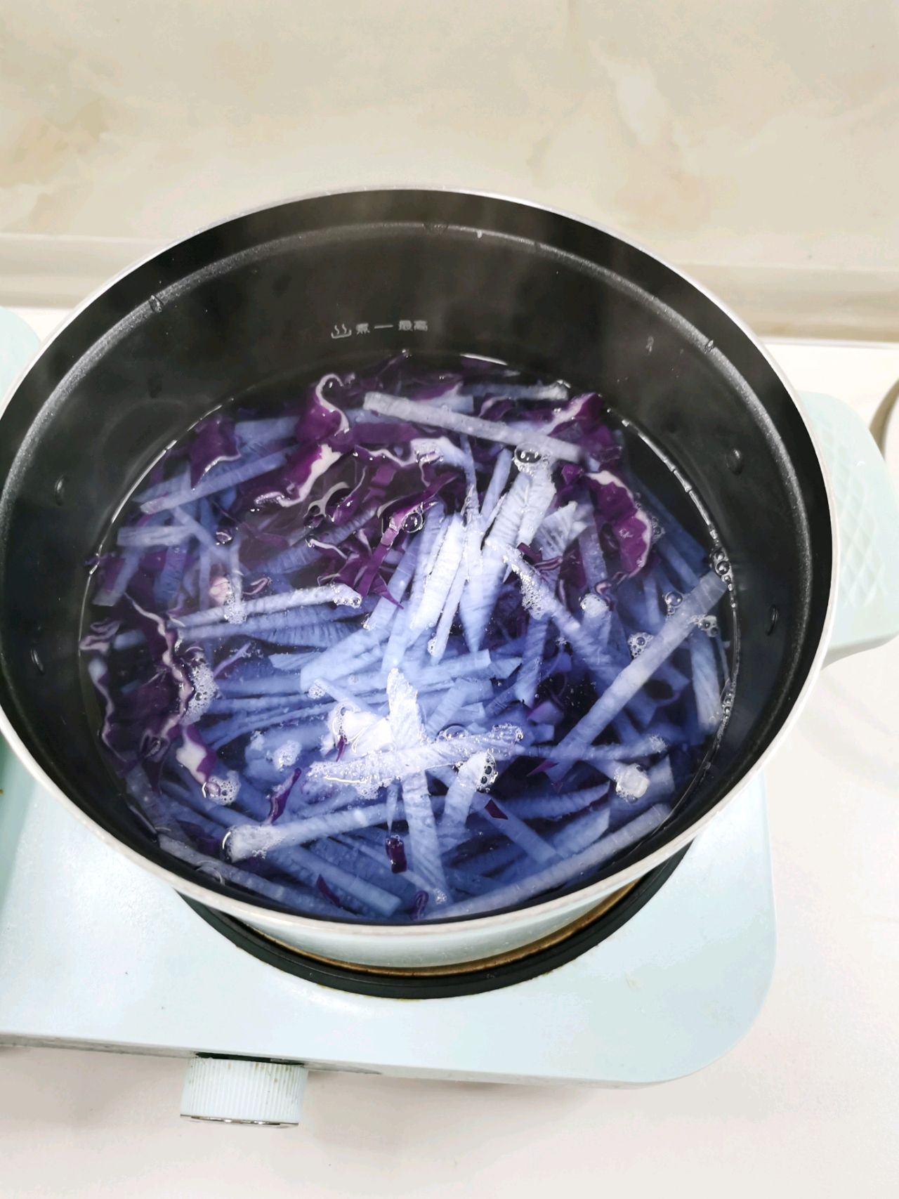 紫甘蓝萝卜丝鸡蛋饼