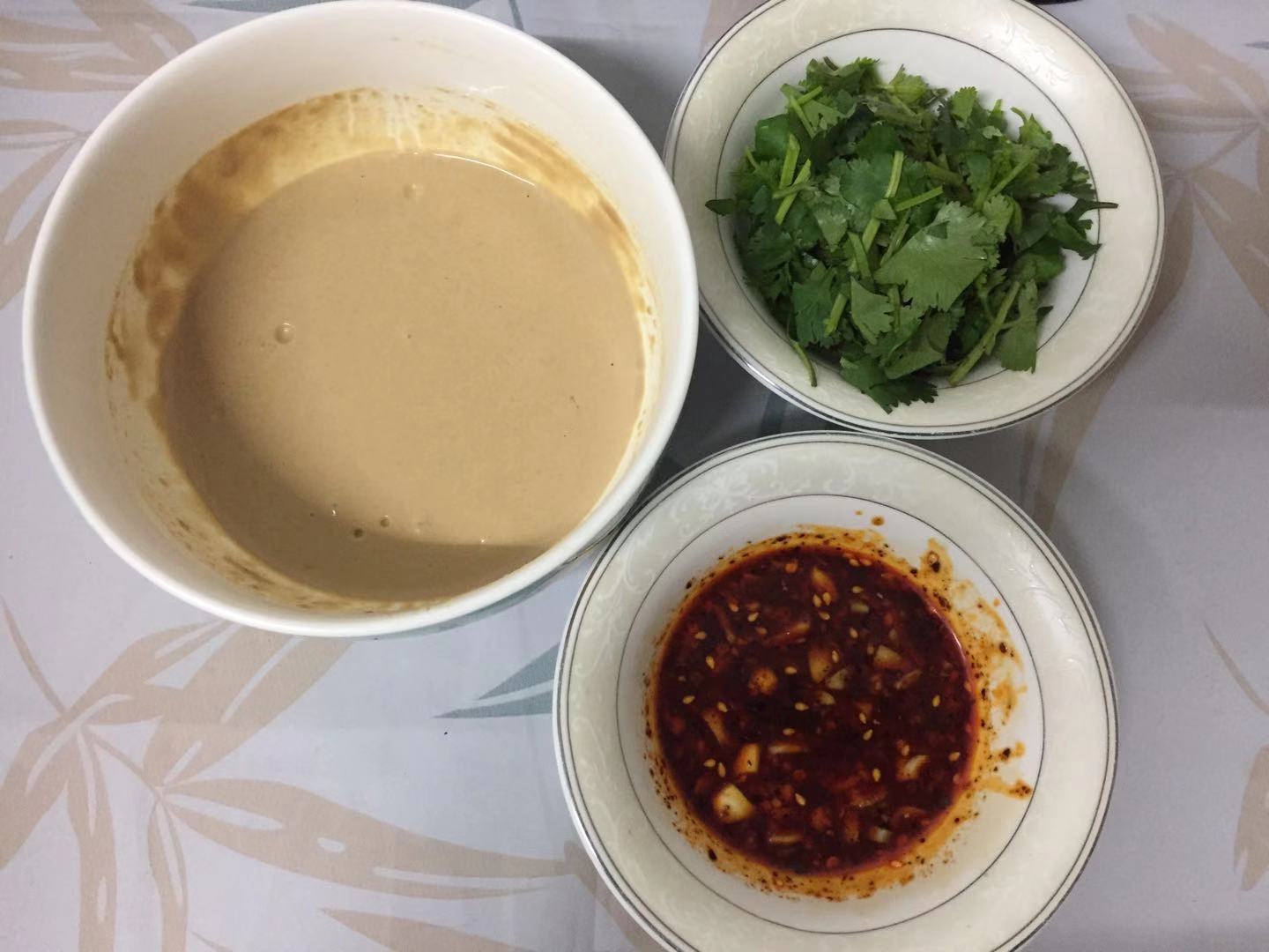 自己在家吃火锅，做法简单的—番茄火锅汤底