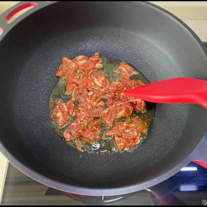 孜然牛肉炒香菜