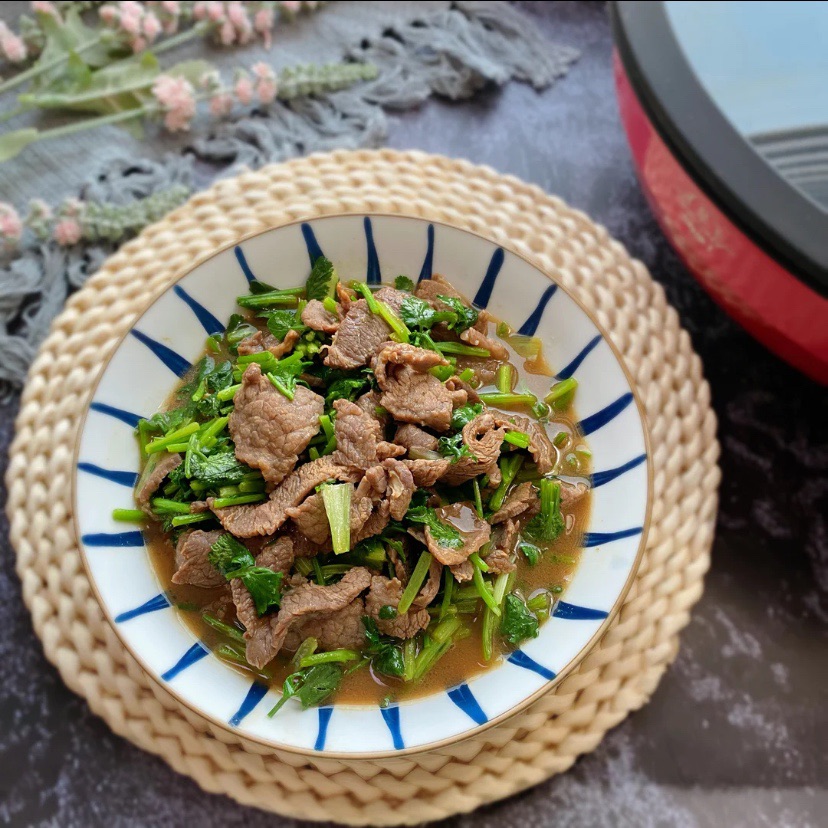 孜然牛肉炒香菜