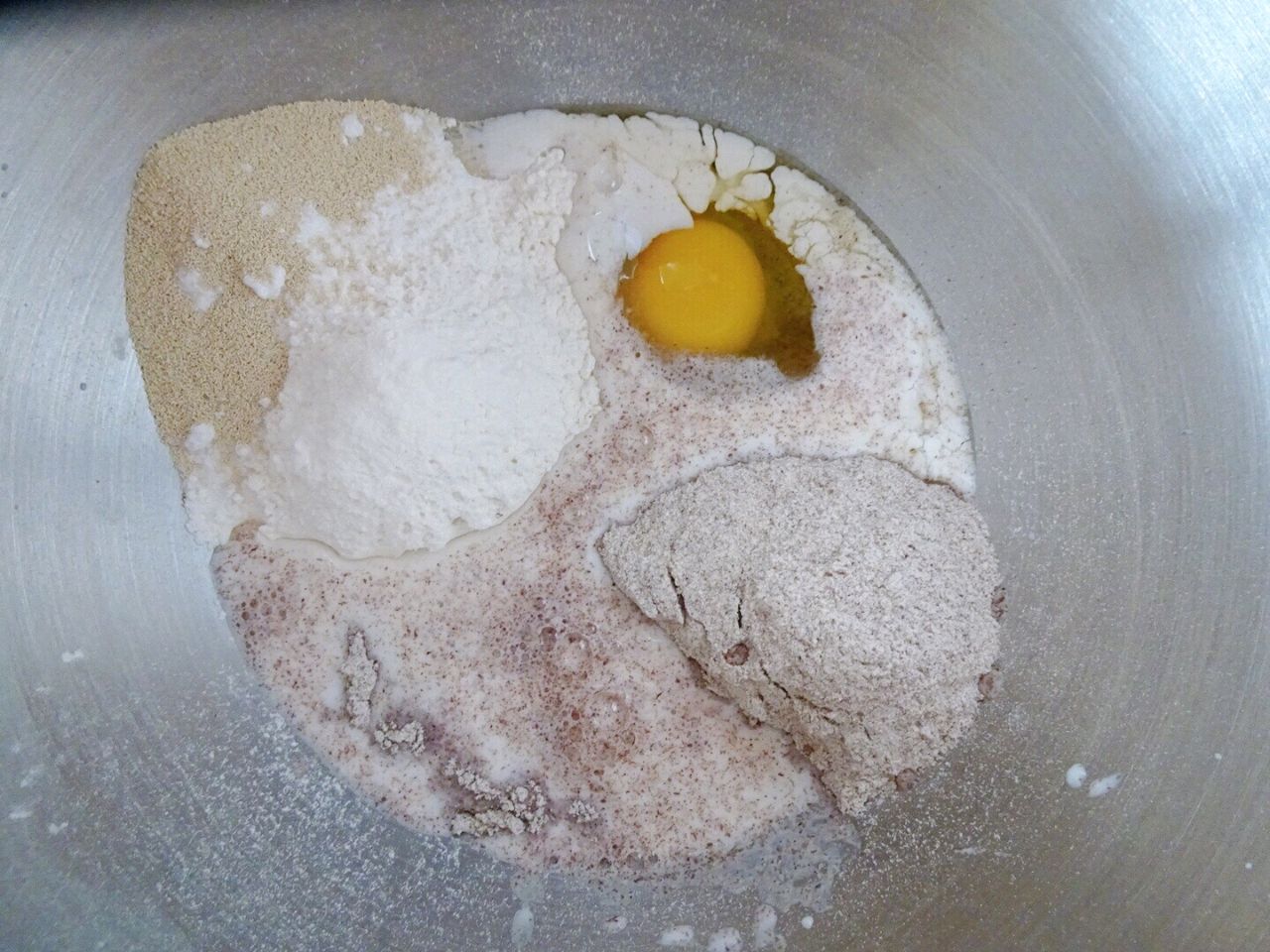 紫薯黑全麦面包