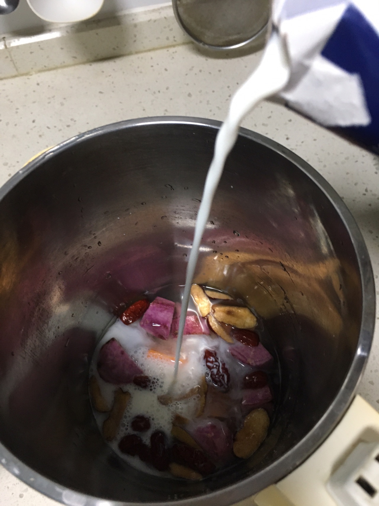 紫暑牛奶糊