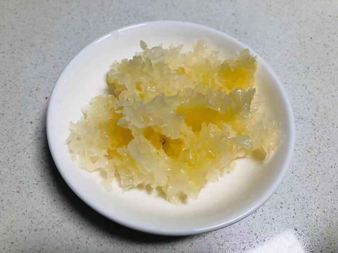 滋养补气血的银耳燕窝羹