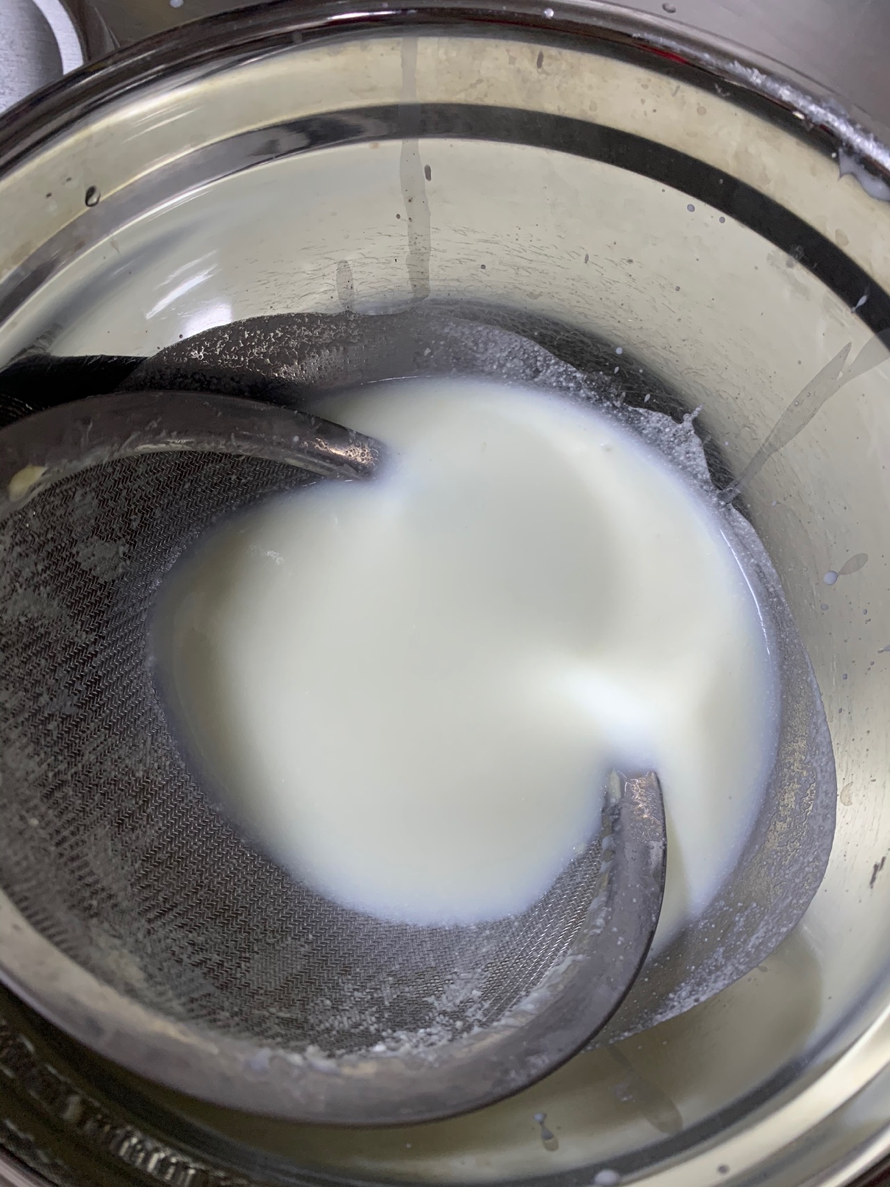 自制黄油（消耗淡奶油）