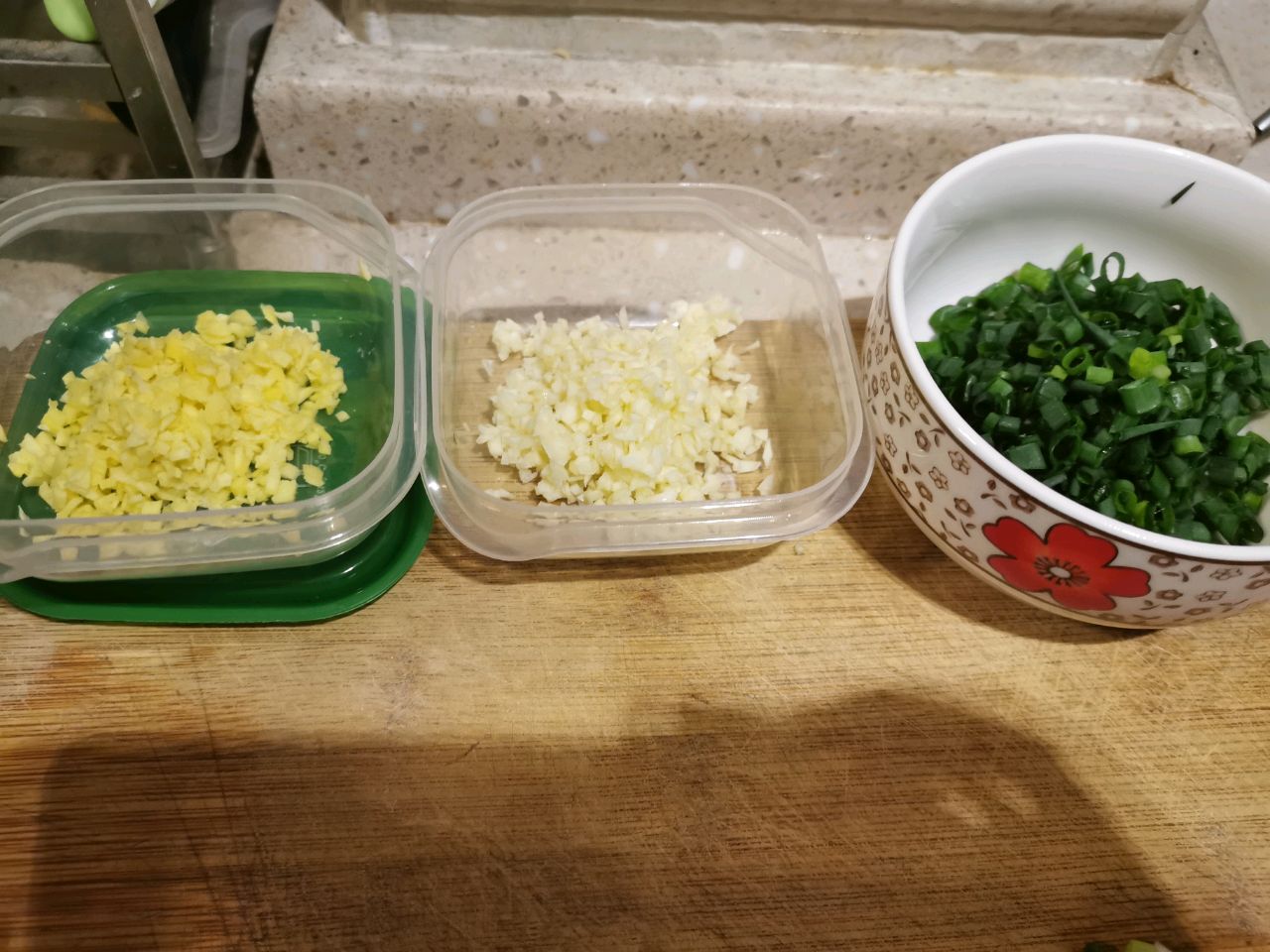 自制饺皮油泼面