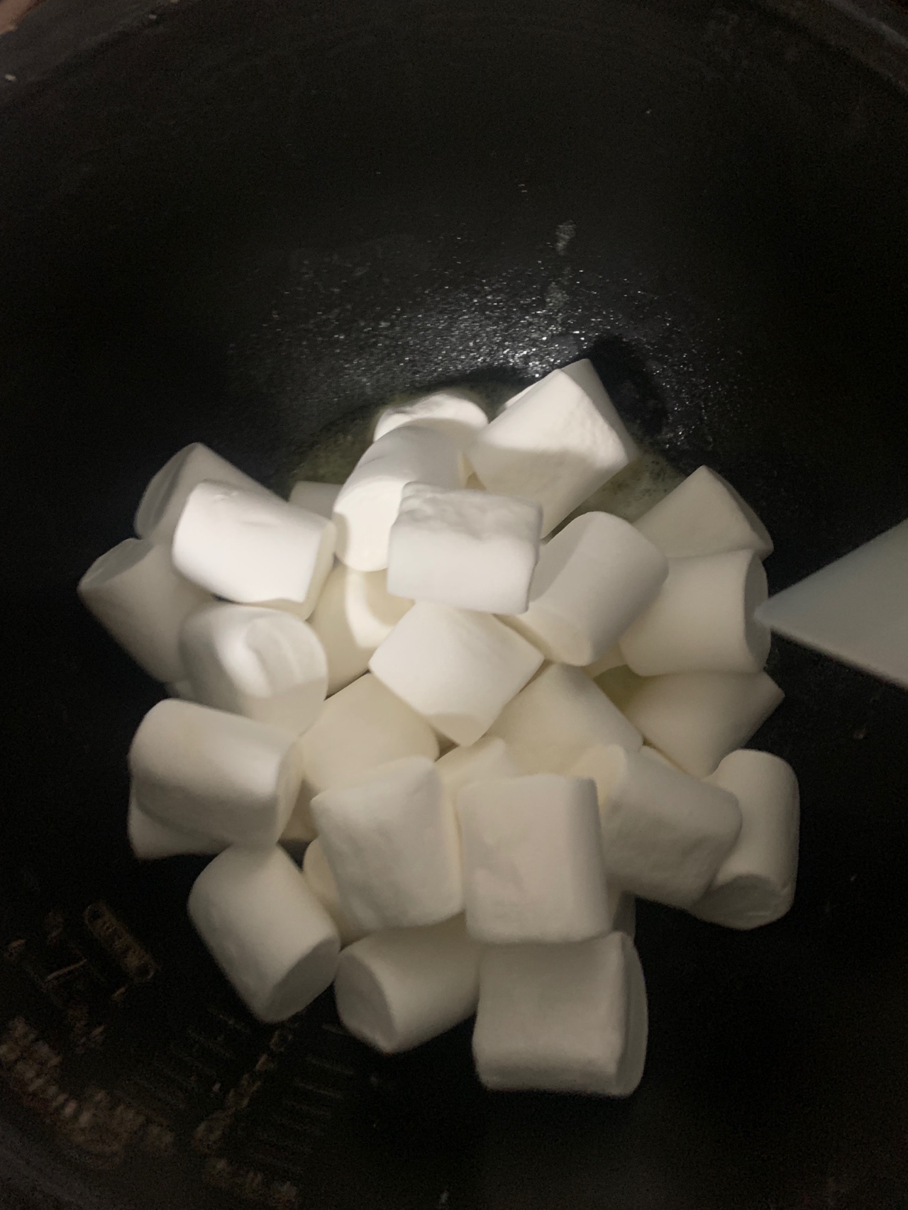 自制牛轧糖（电饭锅版）