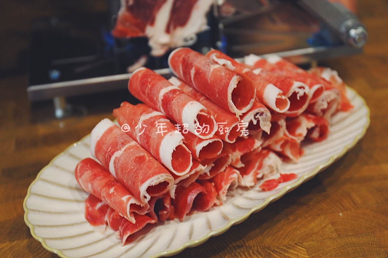 自制羊肉卷涮火锅