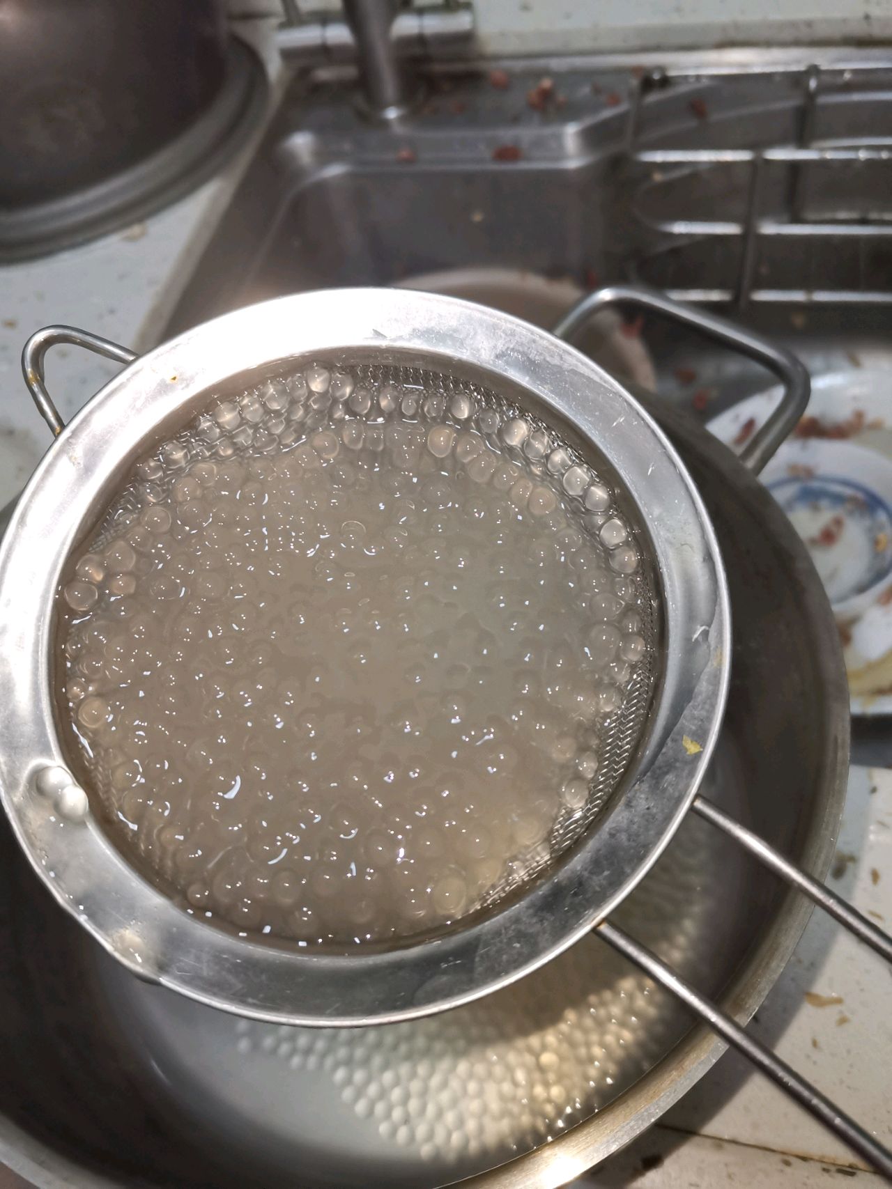 自制珍珠凉粉奶茶