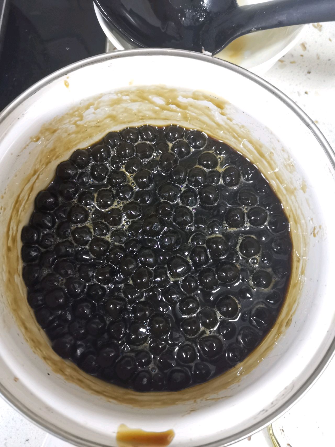 自制珍珠凉粉奶茶