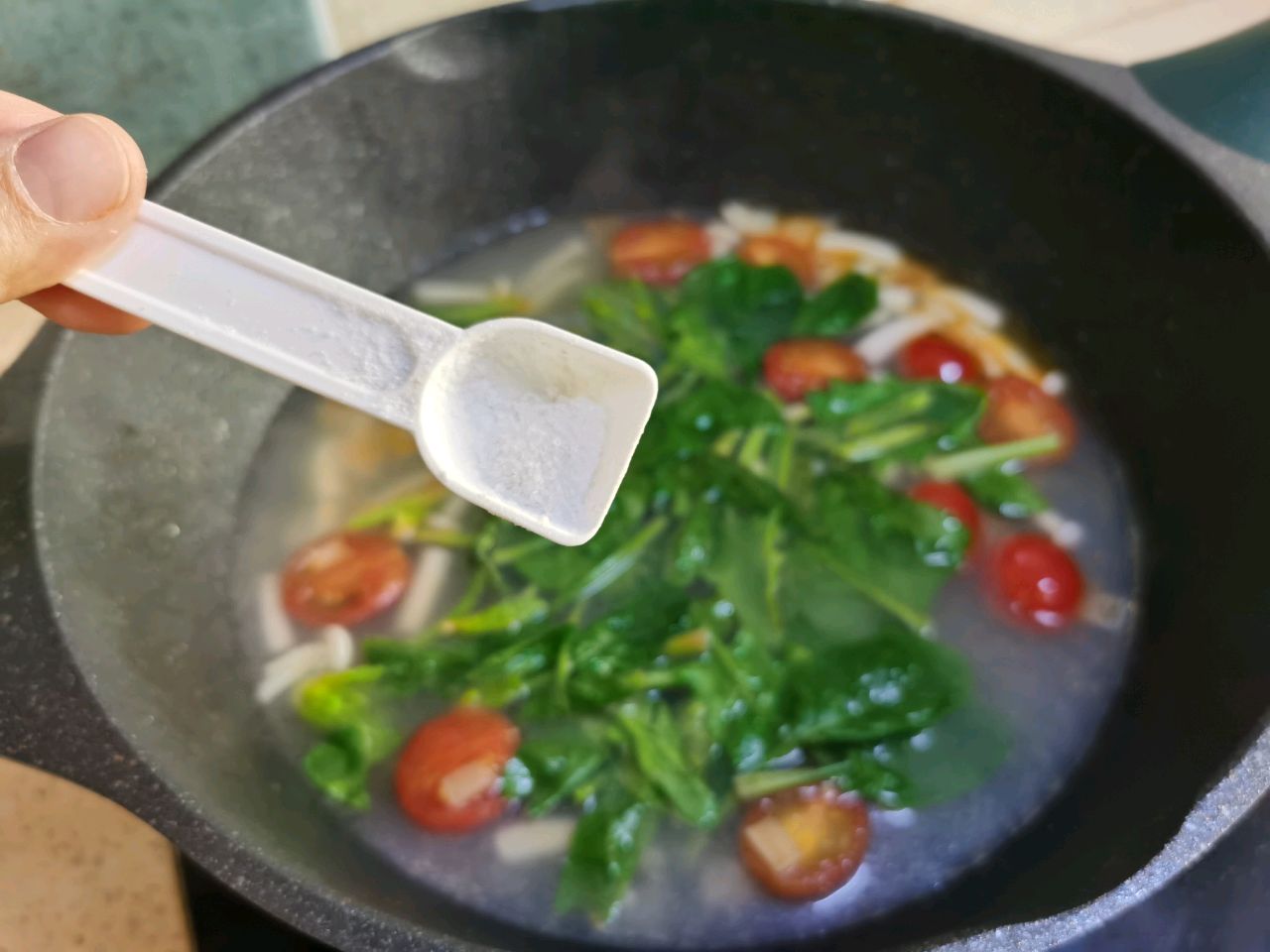 最便宜的海鲜菠菜面，鲜掉眉毛