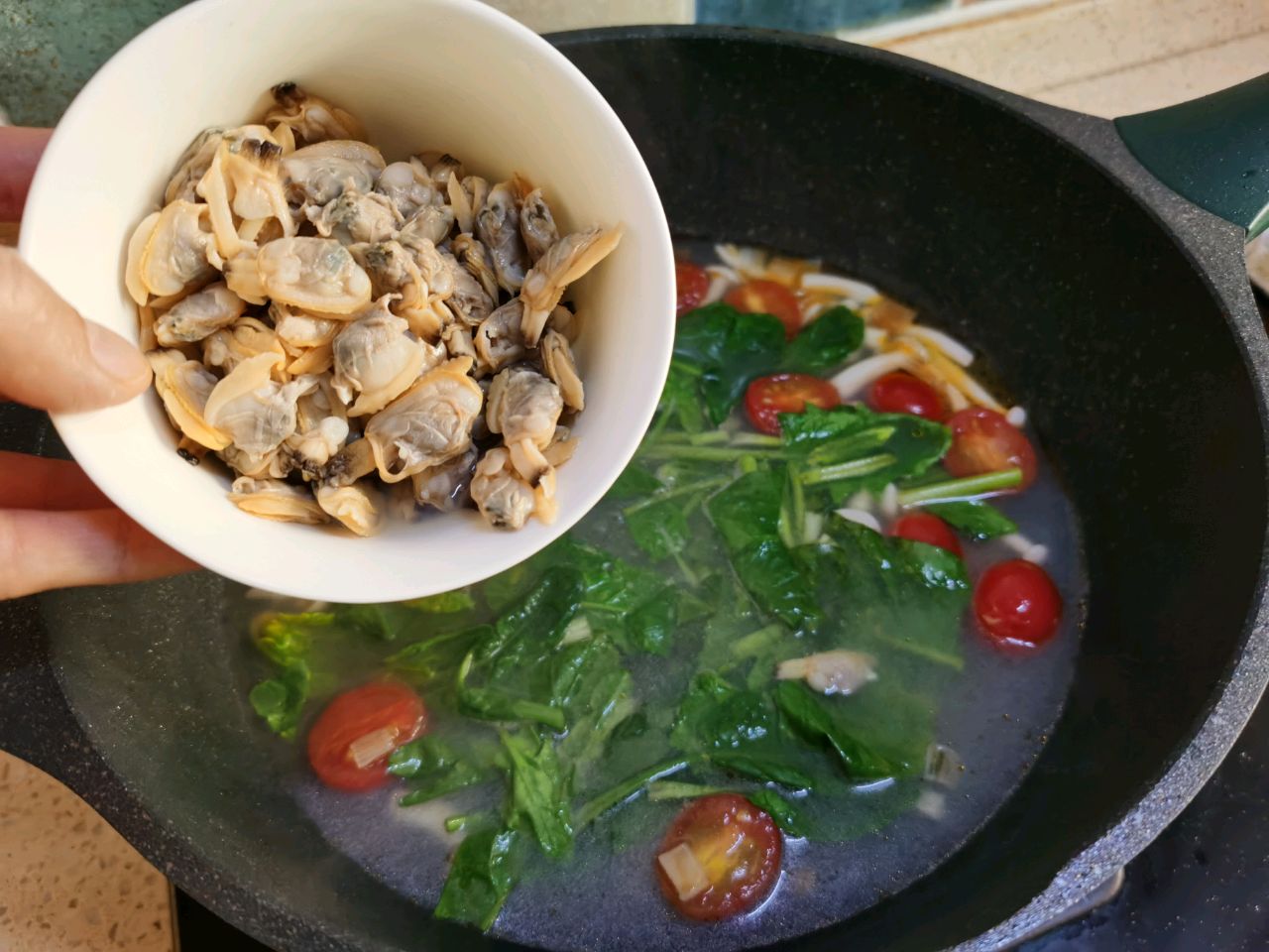 最便宜的海鲜菠菜面，鲜掉眉毛