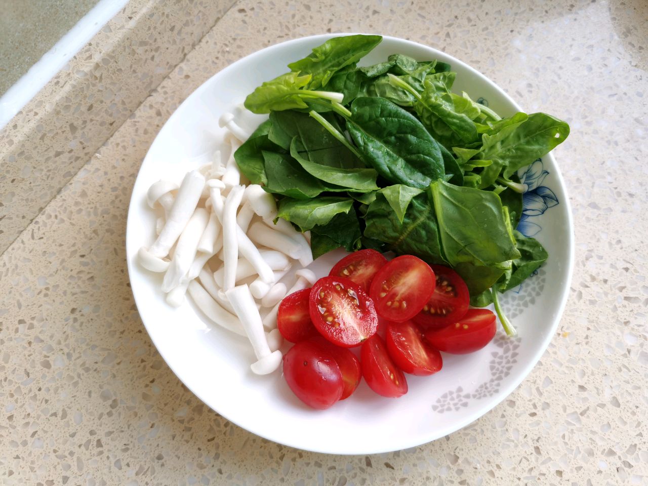 最便宜的海鲜菠菜面，鲜掉眉毛