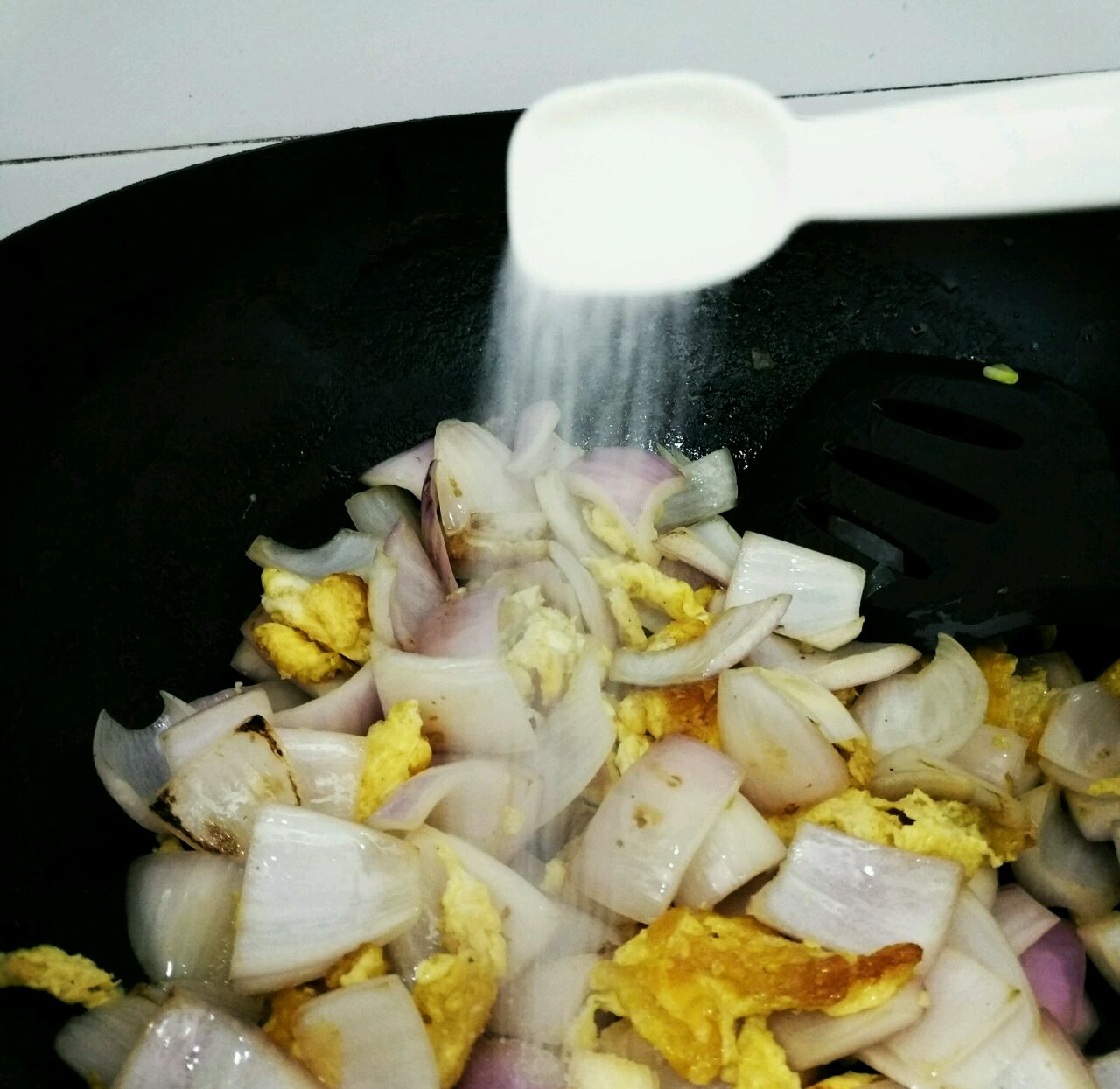 最家常的洋葱炒鸡蛋